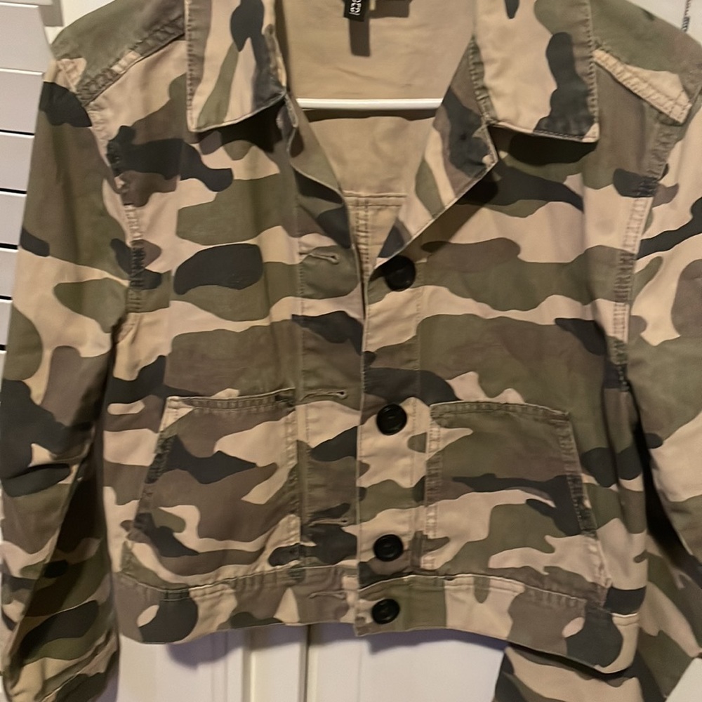 H&M Divided Army Print Jacket - Picture 2 of 3